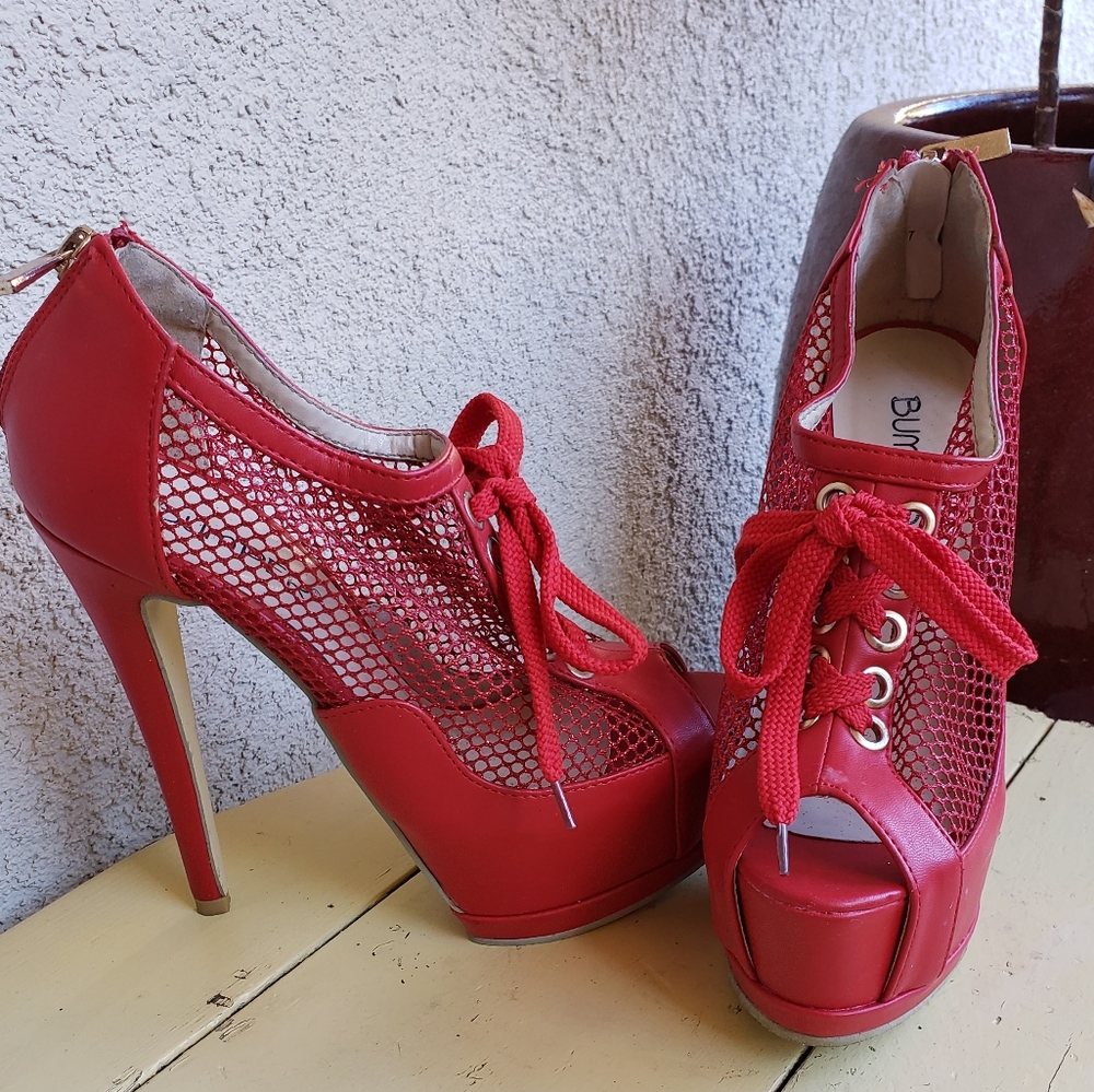 👠 - Picture 3 of 5